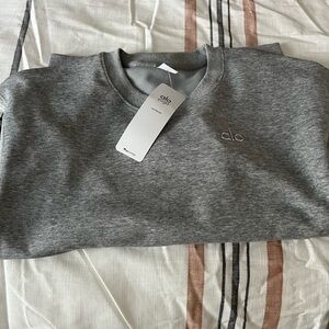 ALO Yoga Women's Gray Crewneck Sweater